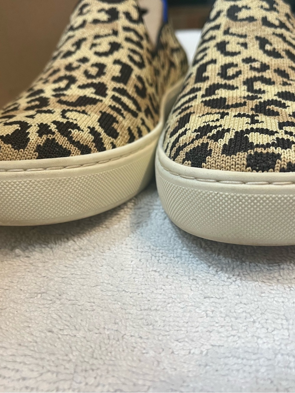 Rothy's Slip-On Sneaker in Leopard Print (Camo Cat) Size 8.5 - Picture 2 of 6